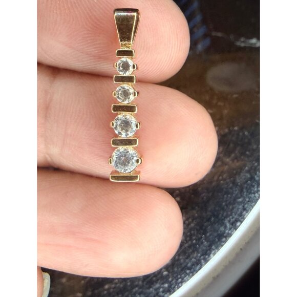 Vintage Bella Luce Pendant W/ Diamond Simulants 1 Inch Gold Plated Pendant - Picture 10 of 10